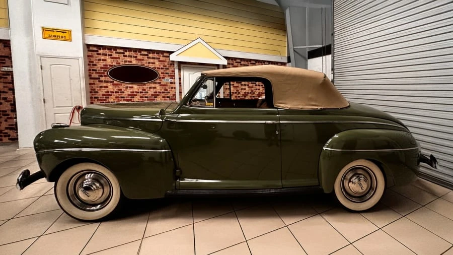 1941 Ford Standard & Deluxe & Super Deluxe - Image 4 of 16
