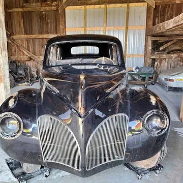 1941 Lincoln Zephyr Sedan 4D