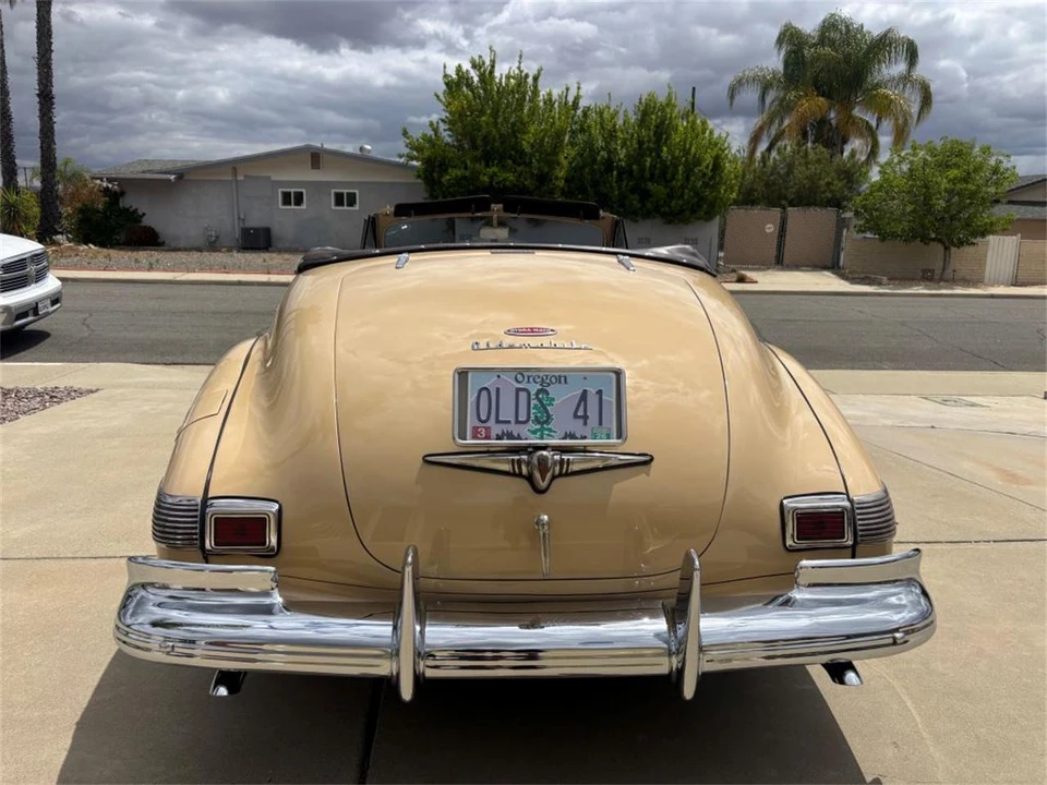 1941 Oldsmobile 98 - Image 27 of 28