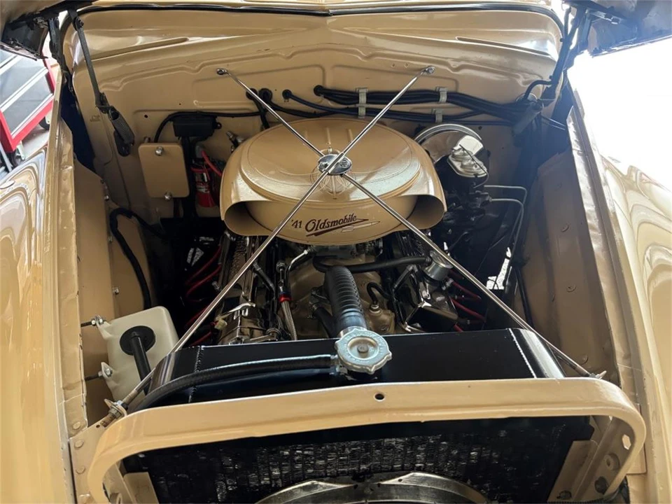 1941 Oldsmobile 98 - Image 9 of 28