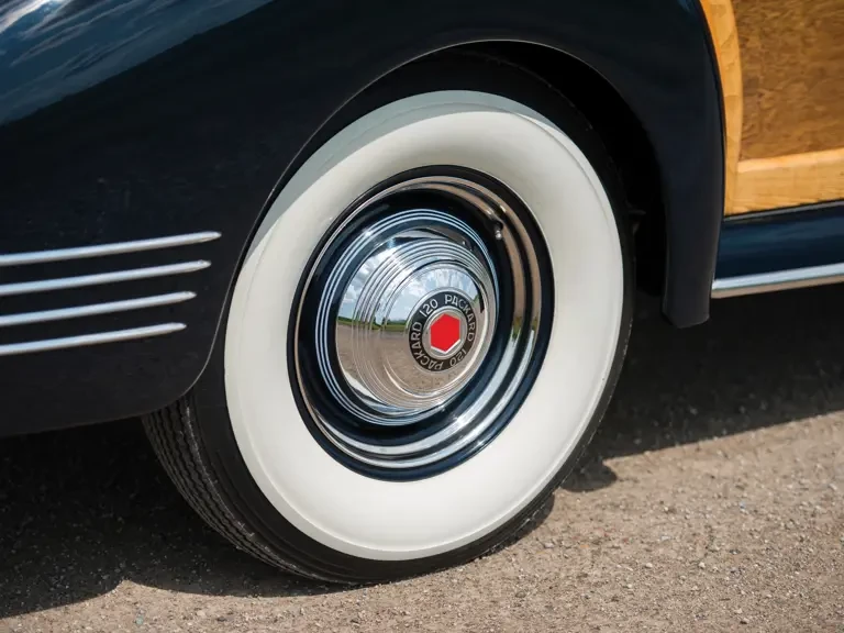1941 Packard - Image 16 of 31