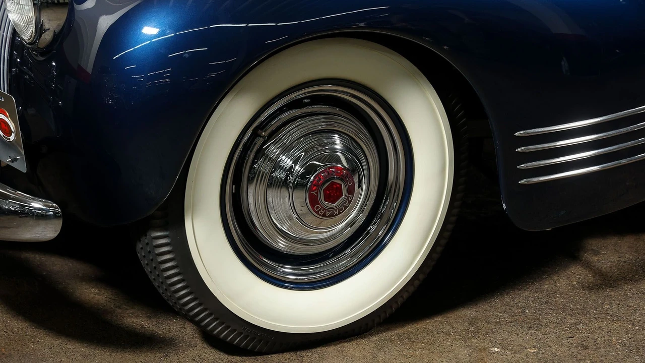 1941 Packard Clipper - Image 22 of 31