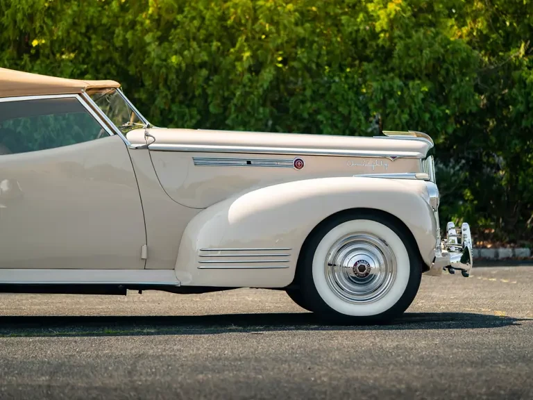1941 Packard - Image 16 of 31