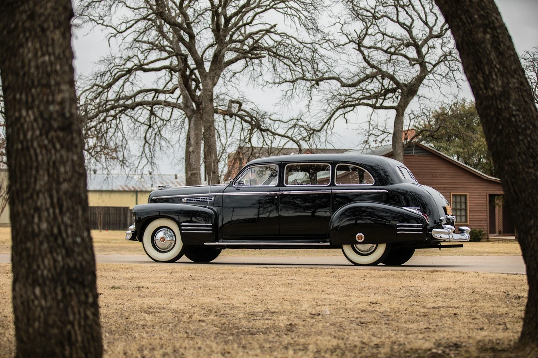 1942 Cadillac Series 70 & 75 - Image 2 of 31