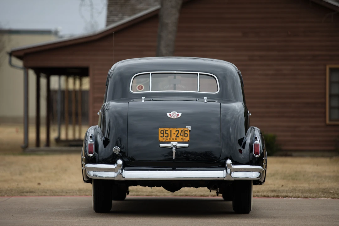 1942 Cadillac Series 70 & 75 - Image 4 of 31