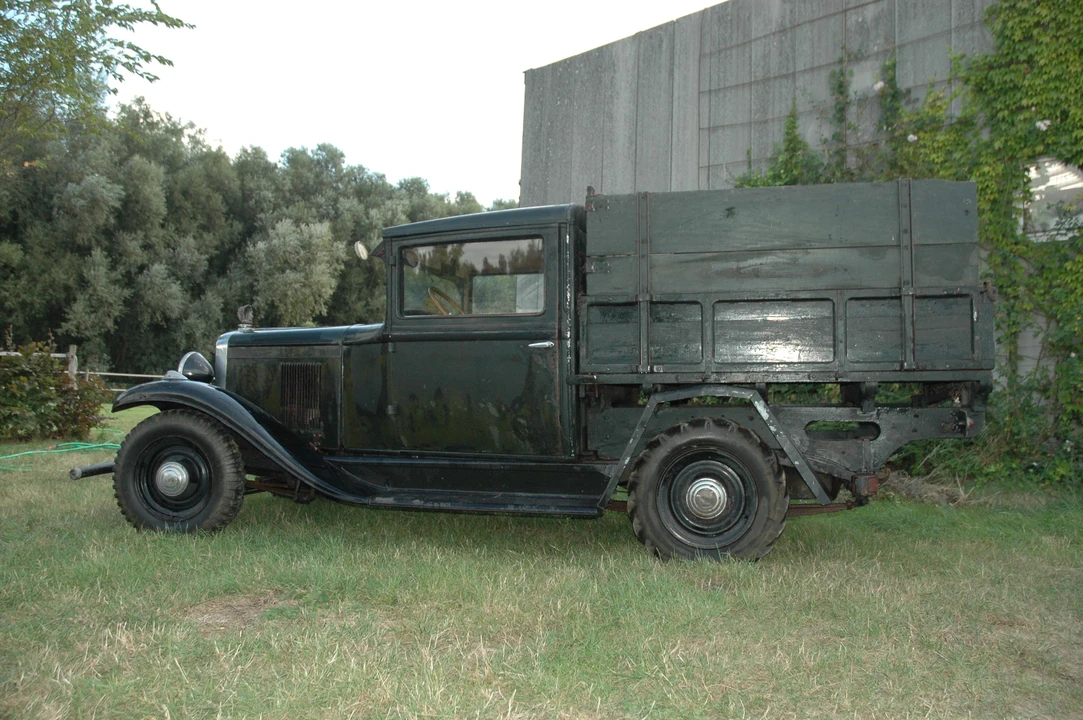 1942 Chevrolet AK Series - Image 3 of 3