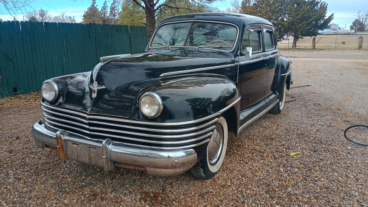 1942 Chrysler - Image 7 of 17