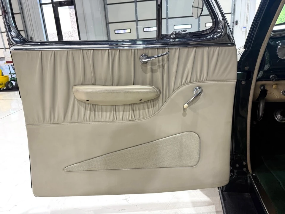1942 Ford Standard & Deluxe & Super Deluxe - Image 19 of 31