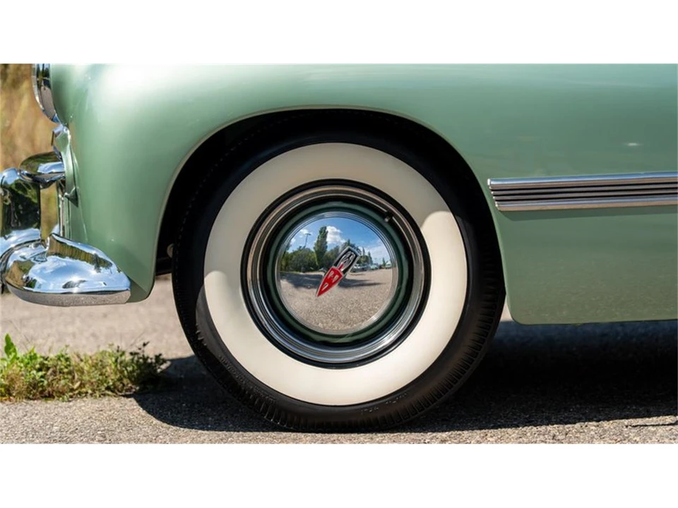 1942 Oldsmobile Custom Cruiser - Image 16 of 31