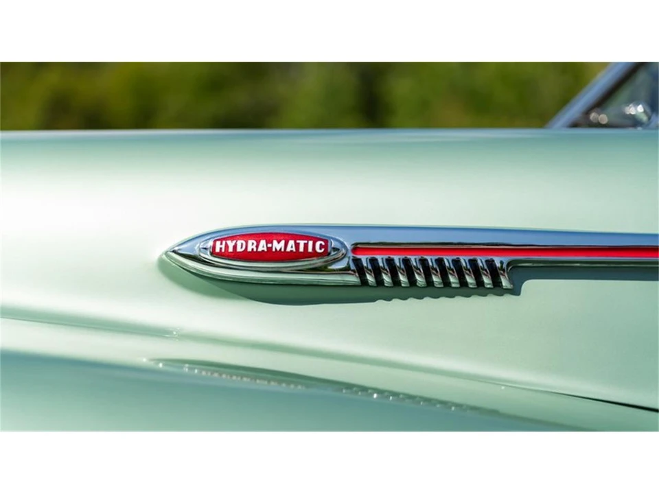 1942 Oldsmobile Custom Cruiser - Image 4 of 31