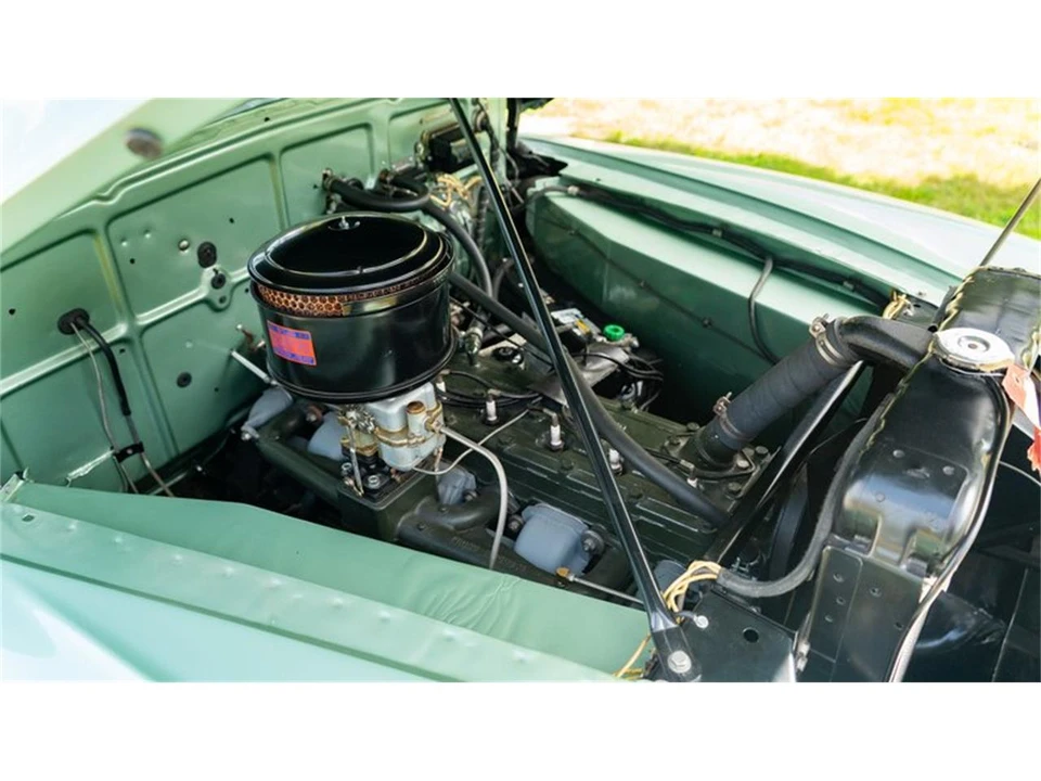 1942 Oldsmobile Custom Cruiser - Image 10 of 31
