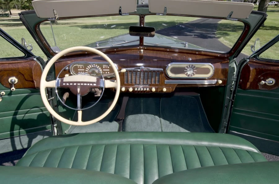 1942 Oldsmobile 98 - Image 6 of 12