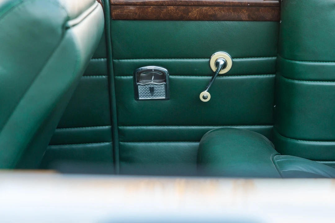 1942 Oldsmobile 98 - Image 24 of 31