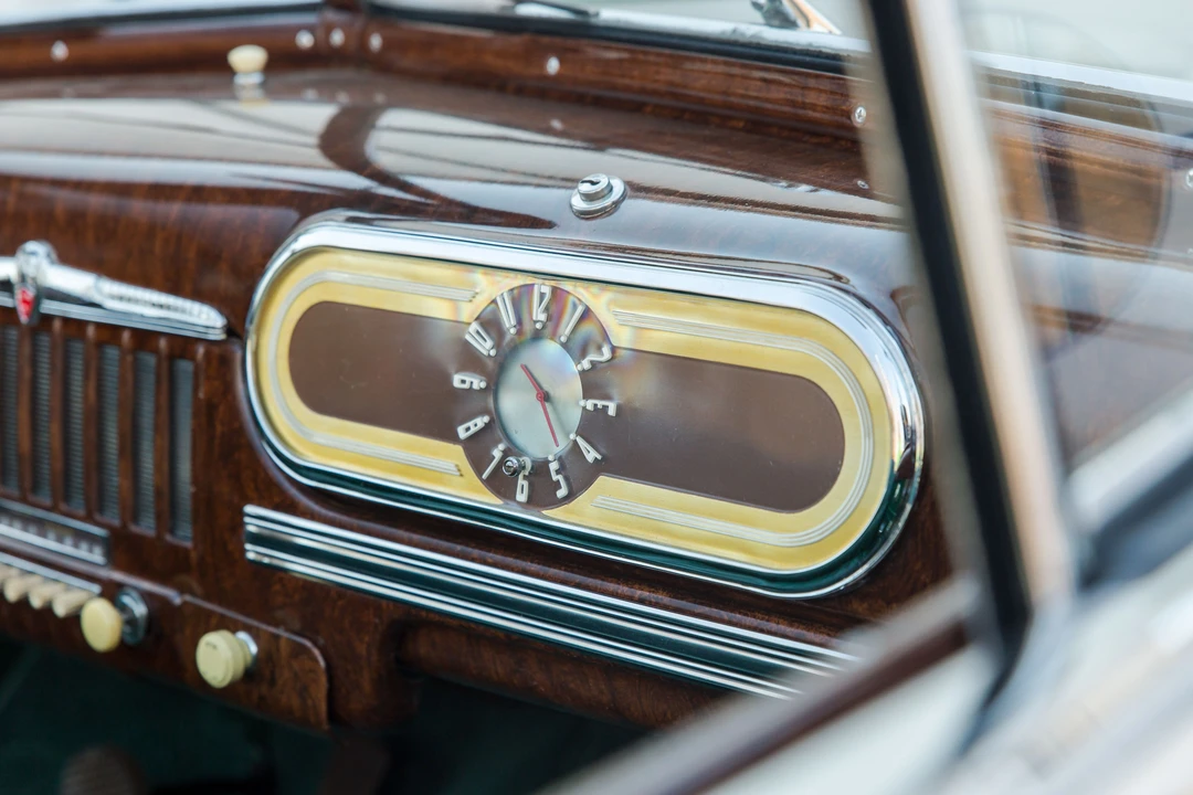 1942 Oldsmobile 98 - Image 18 of 31