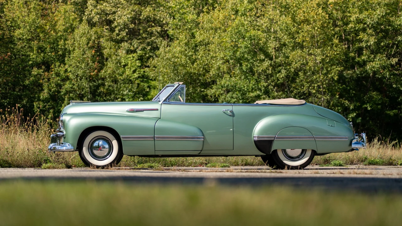 1942 Oldsmobile Custom Cruiser - Image 3 of 31