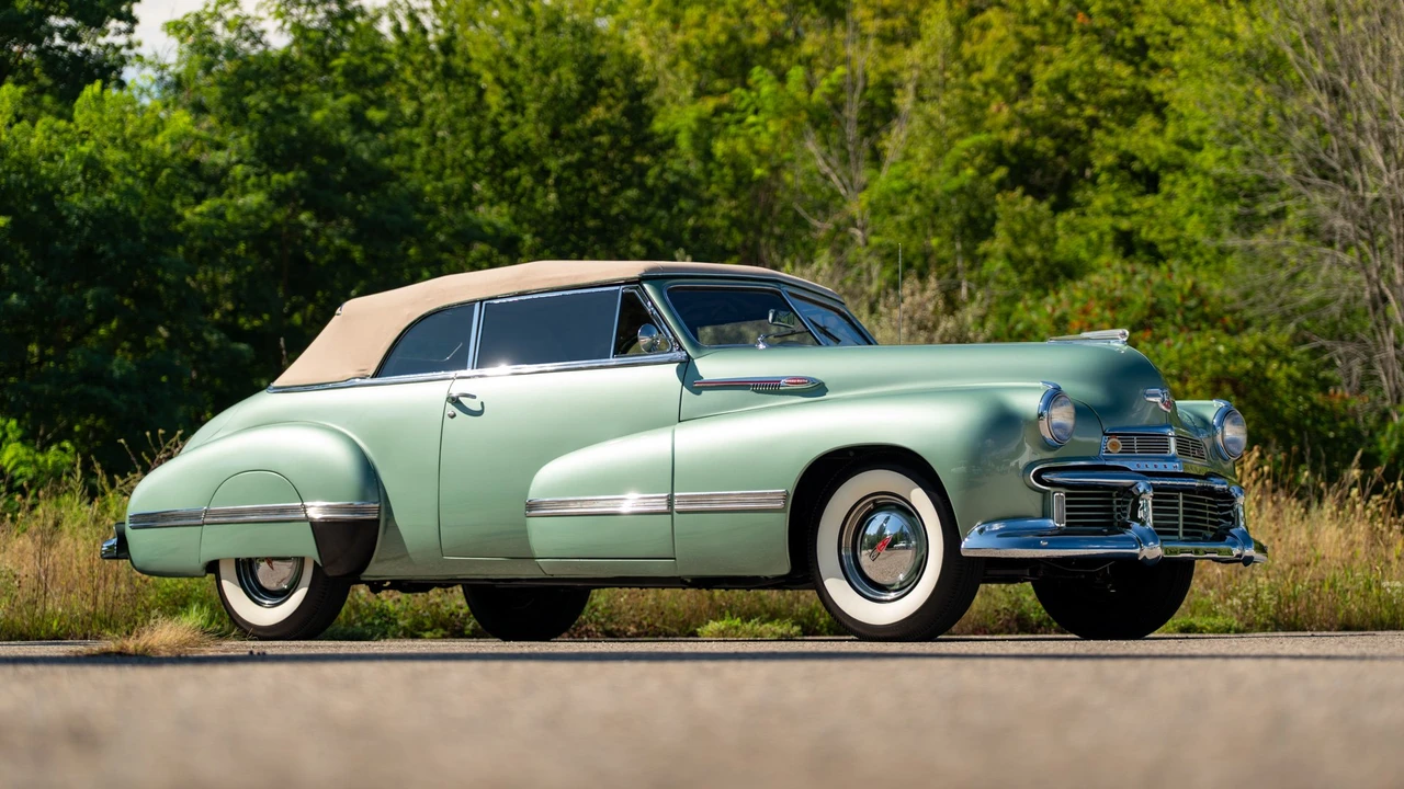 1942 Oldsmobile Custom Cruiser - Image 10 of 31