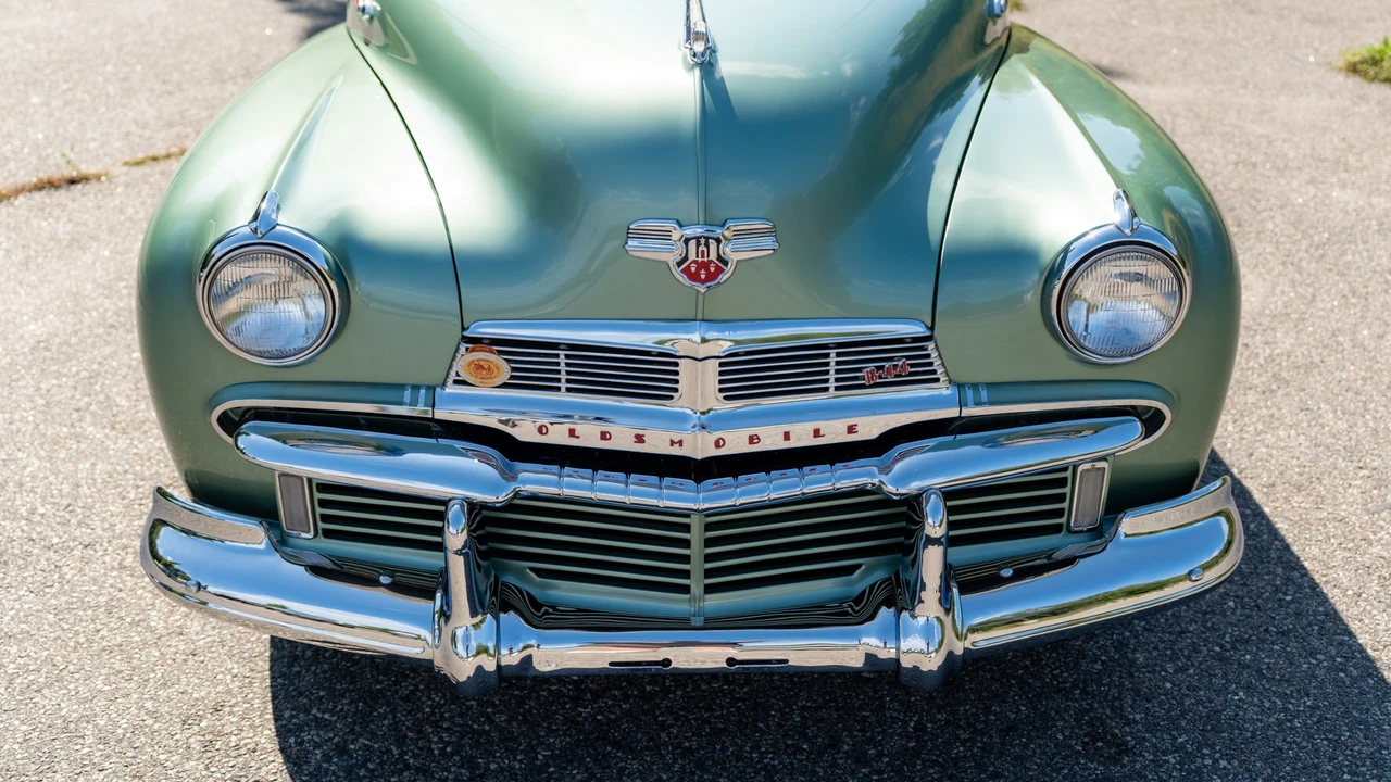 1942 Oldsmobile Custom Cruiser - Image 29 of 31