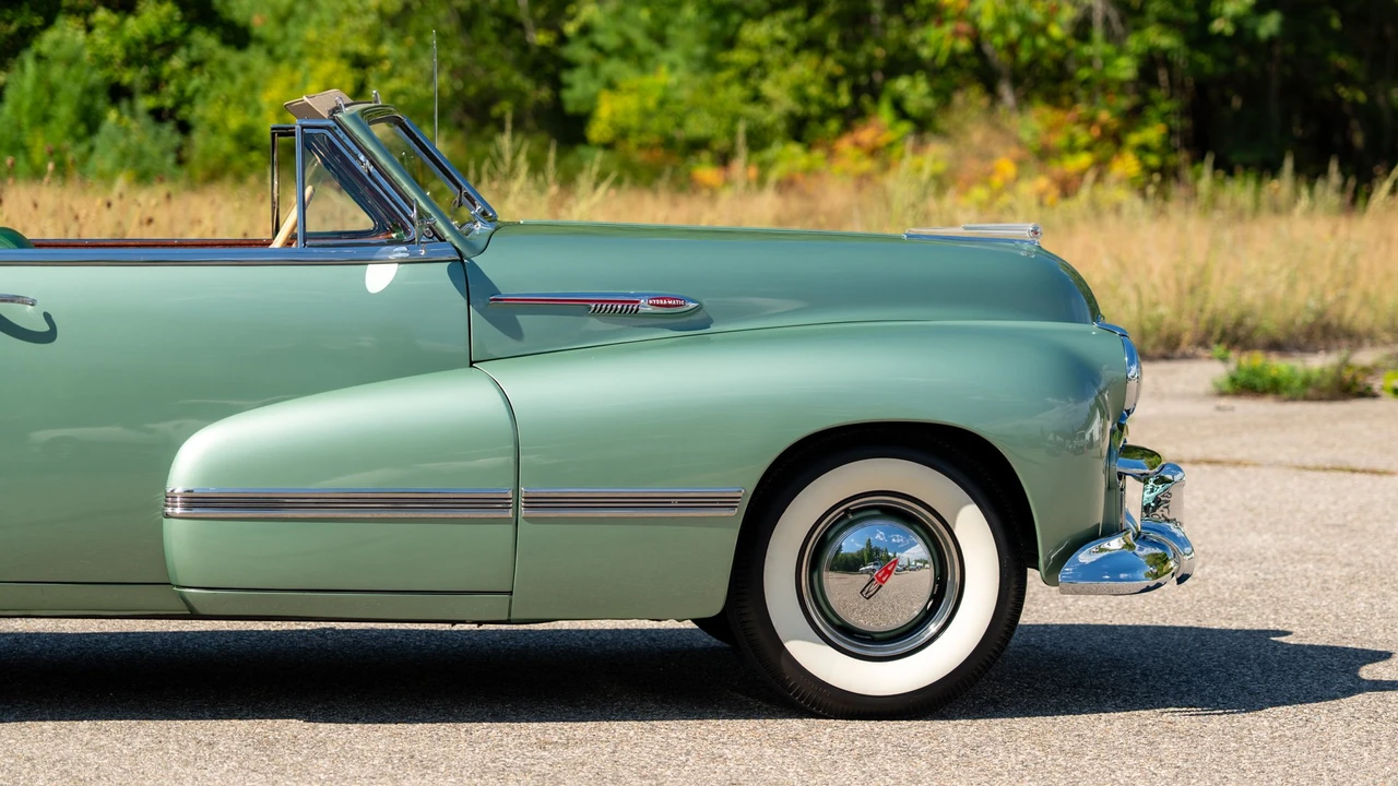 1942 Oldsmobile Custom Cruiser - Image 18 of 31