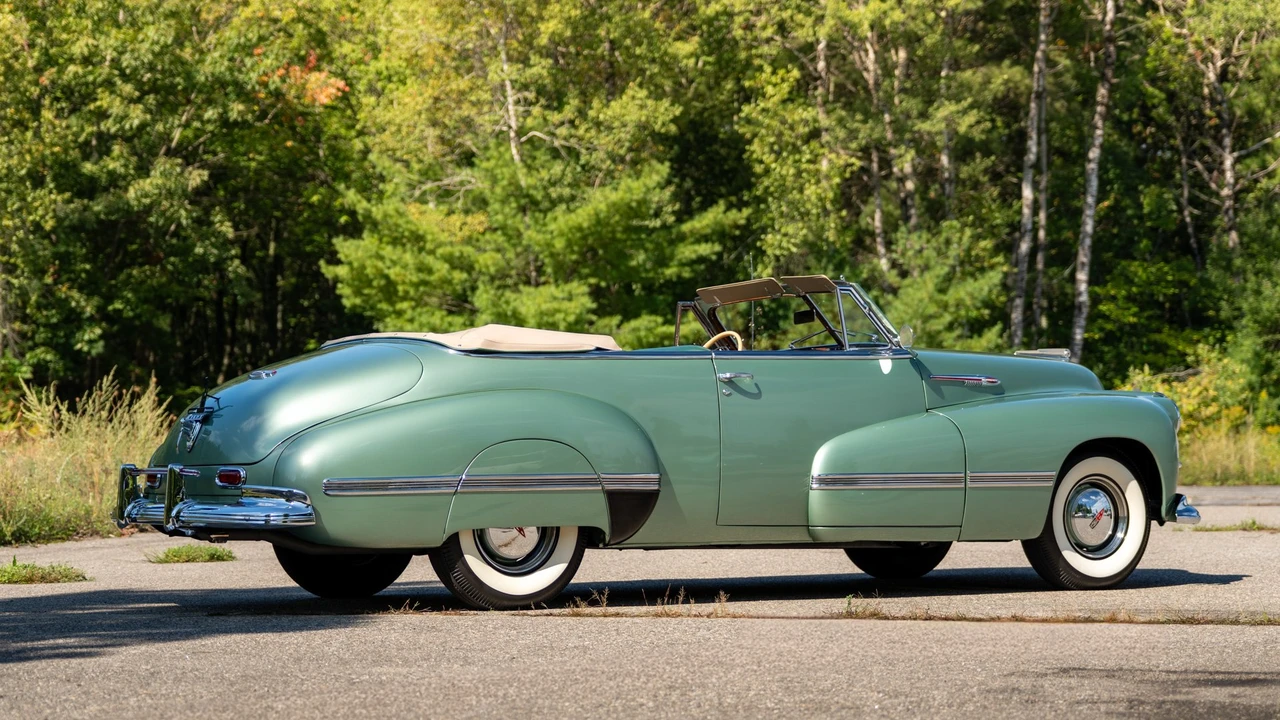 1942 Oldsmobile Custom Cruiser - Image 22 of 31