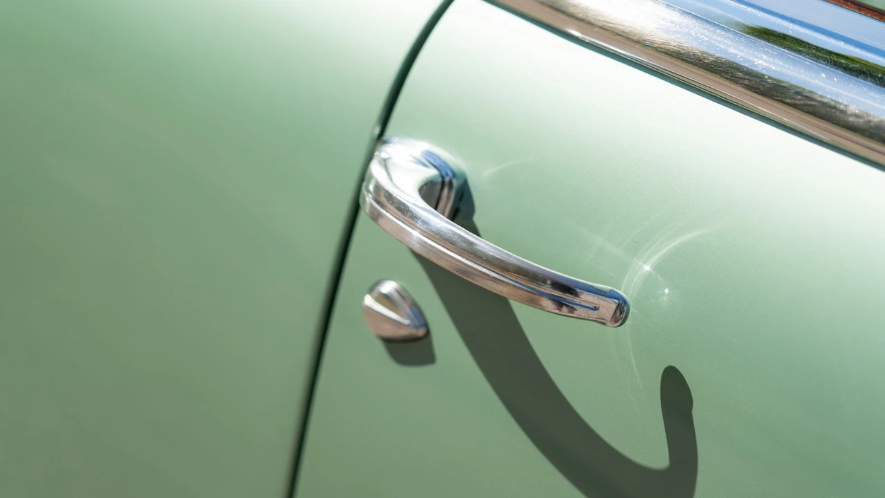1942 Oldsmobile Custom Cruiser - Image 31 of 31