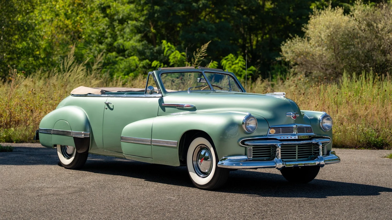 1942 Oldsmobile Custom Cruiser - Image 23 of 31