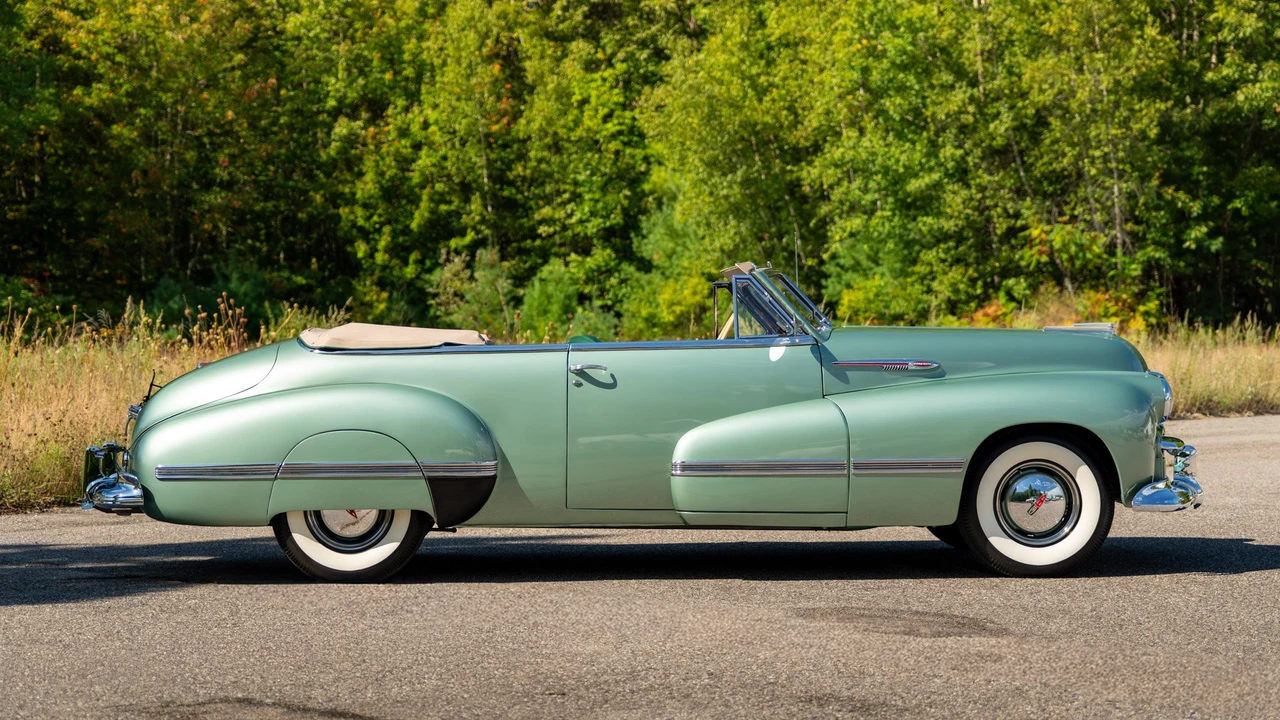 1942 Oldsmobile Custom Cruiser - Image 25 of 31