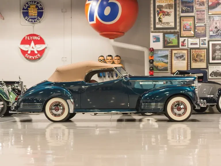 1942 Packard Eight - Image 6 of 28