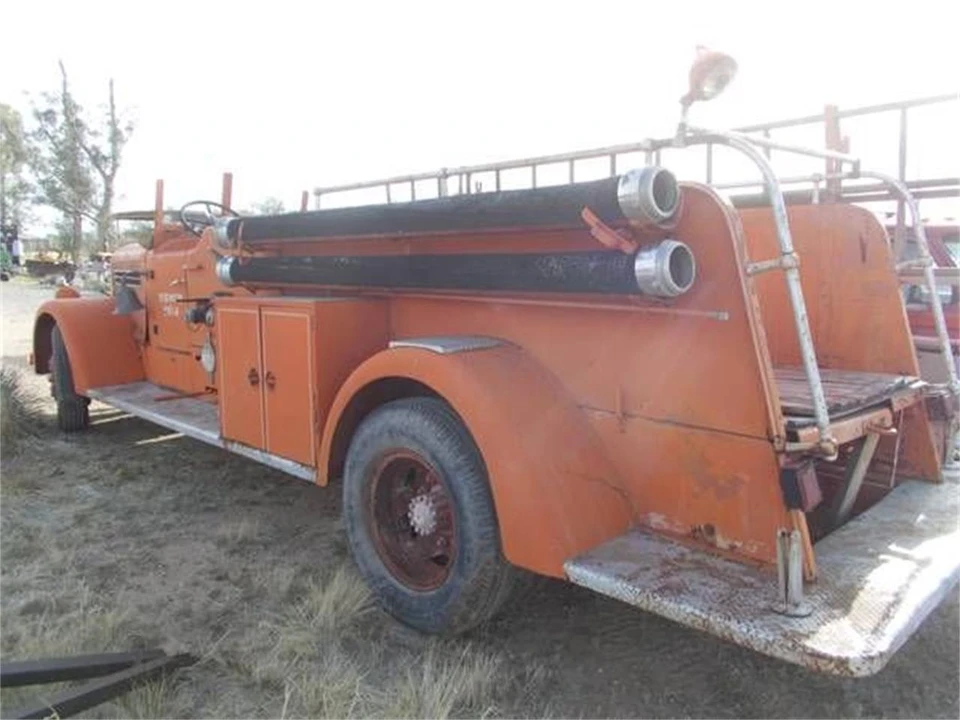 1942 Peterbilt - Image 2 of 5