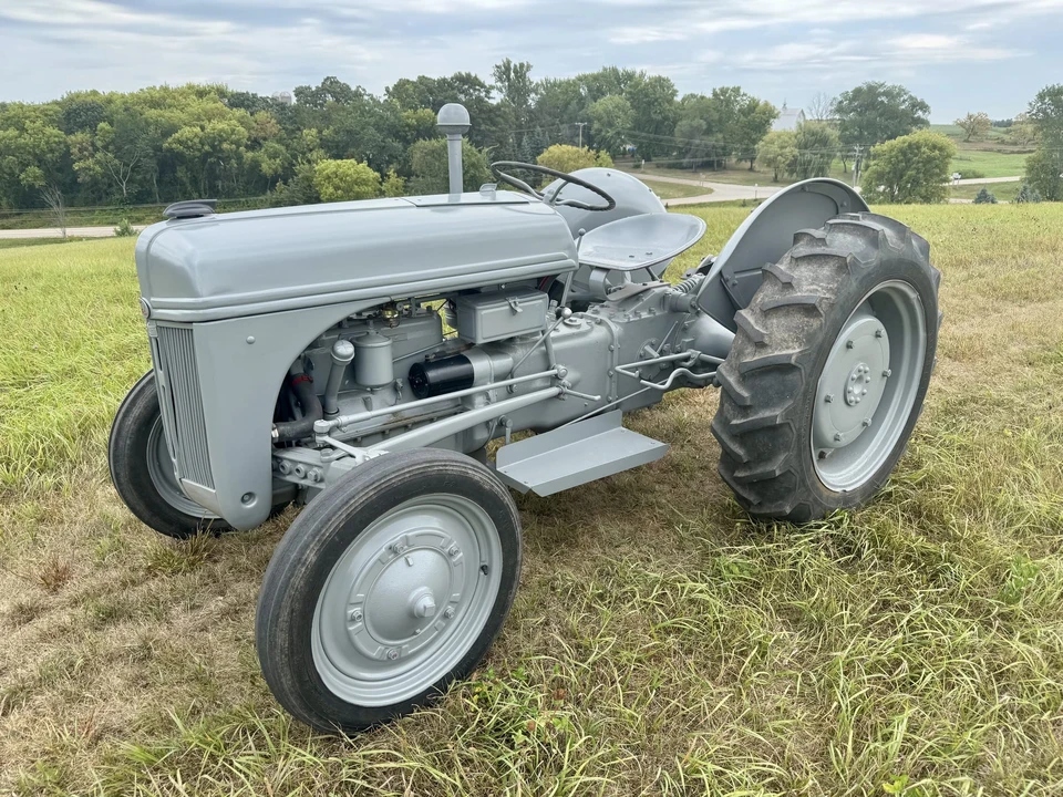 1944 Ford Tractor - Image 3 of 31