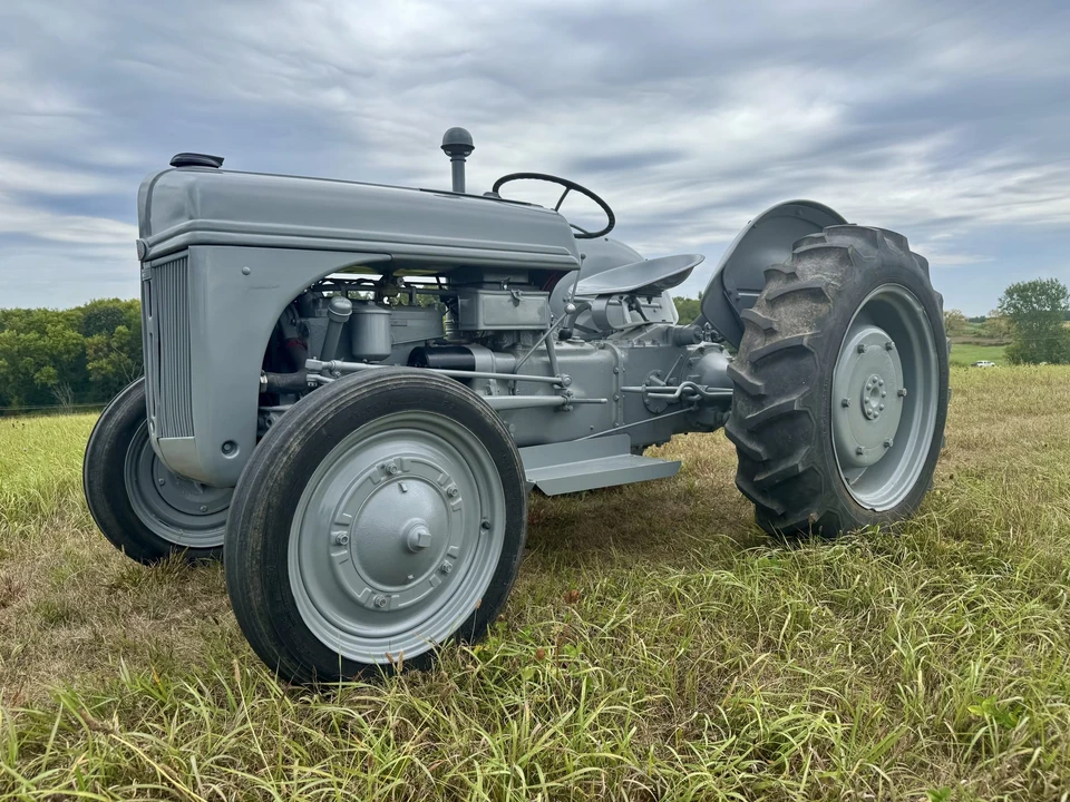 1944 Ford Tractor - Image 4 of 31