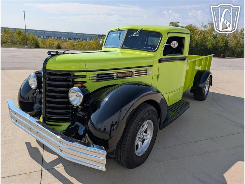 1945 Diamond T - Image 2 of 31