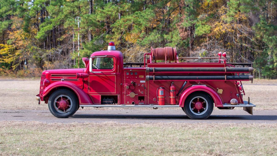 1945 Mack - Image 2 of 20