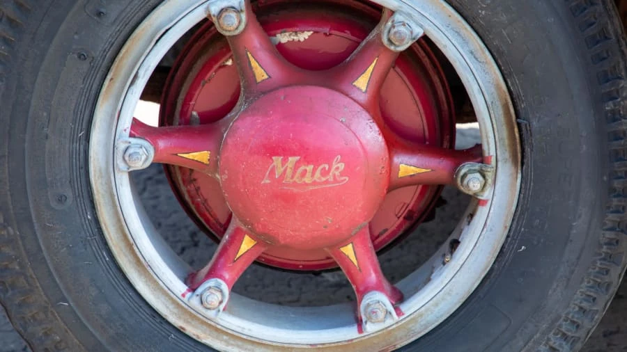 1945 Mack - Image 10 of 20