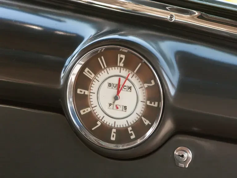 1946 Buick Roadmaster - Image 16 of 23