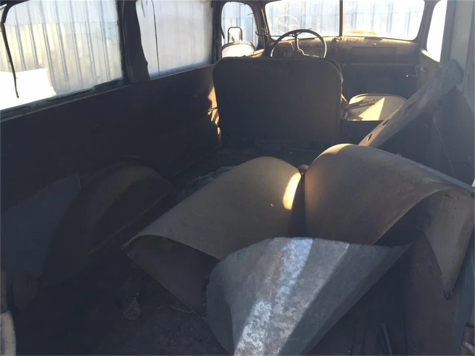 1946 Chevrolet Carryall Suburban 2nd Gen - Image 3 of 4