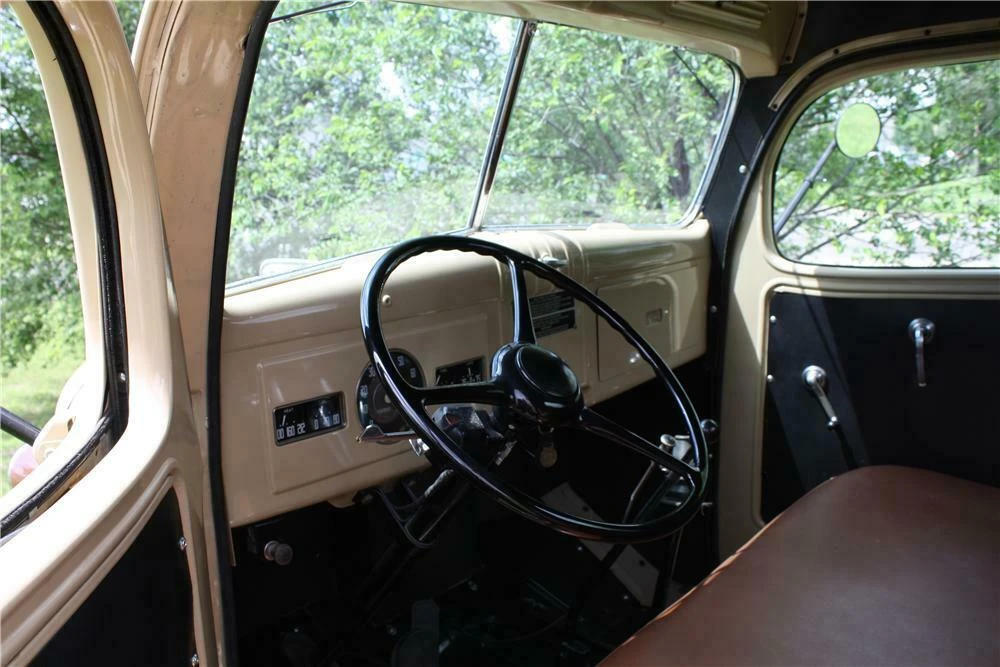 1946 Dodge T/V/W Series - Image 3 of 4
