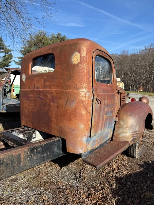 1946 Dodge T/V/W Series - Image 3 of 17