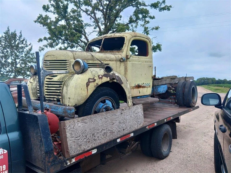 1946 Dodge T/V/W Series - Image 4 of 17