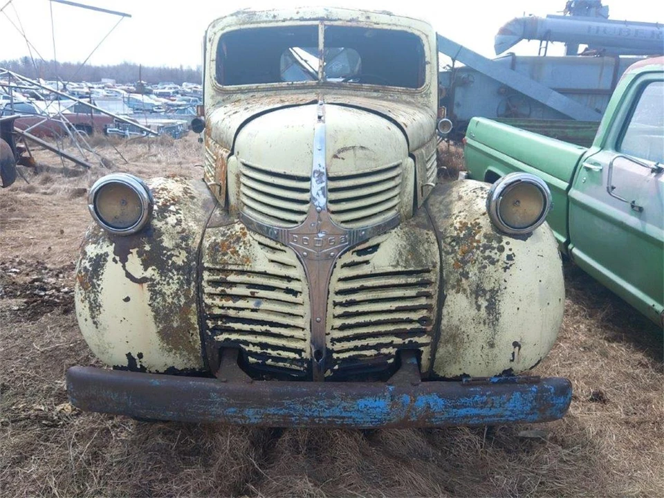 1946 Dodge T/V/W Series - Image 2 of 17