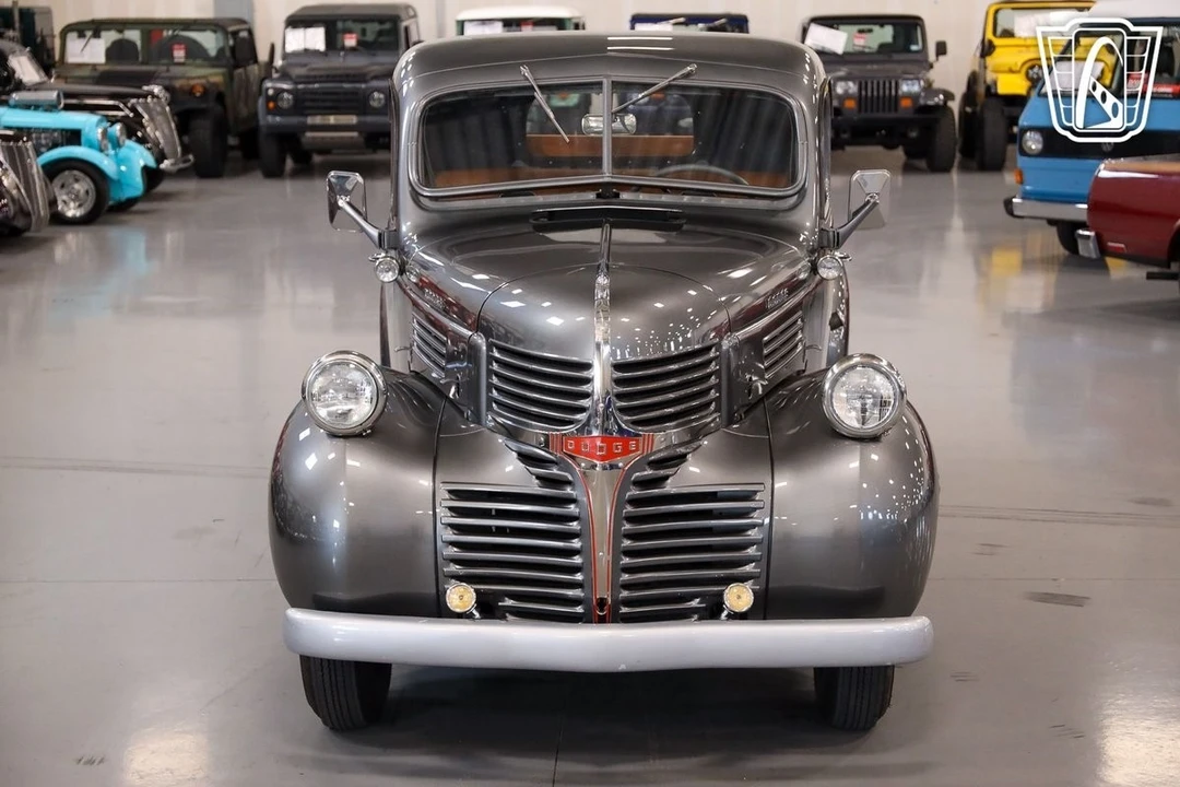 1946 Dodge T/V/W Series - Image 3 of 12