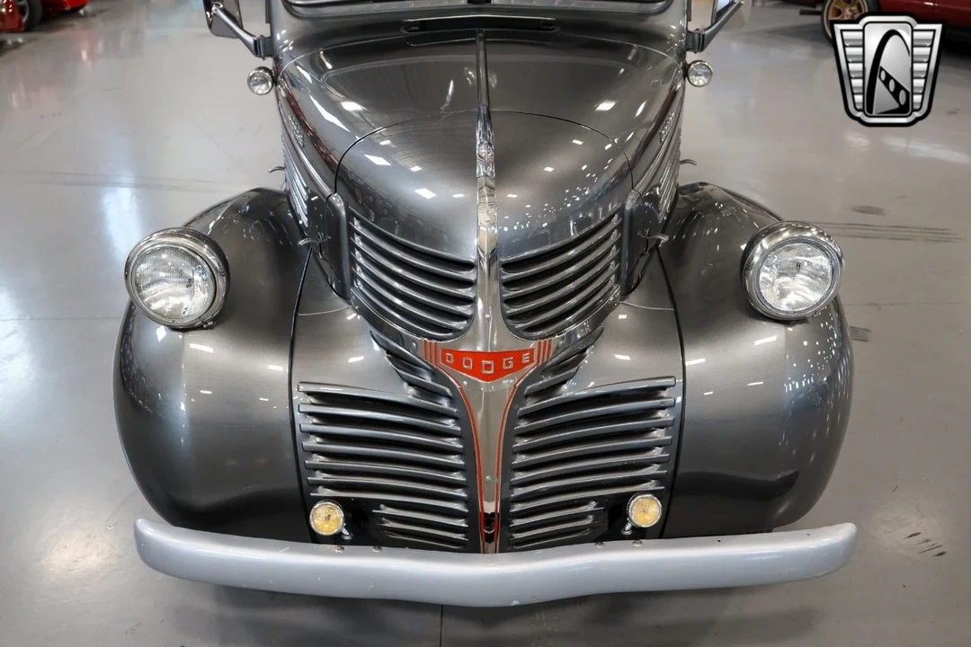 1946 Dodge T/V/W Series - Image 5 of 12