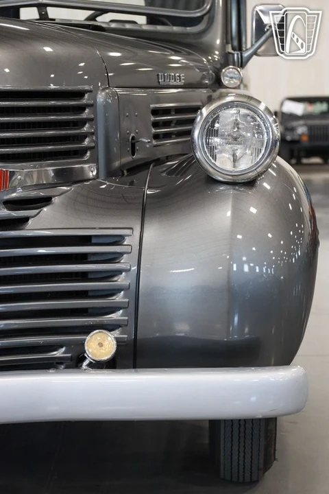 1946 Dodge T/V/W Series - Image 10 of 12