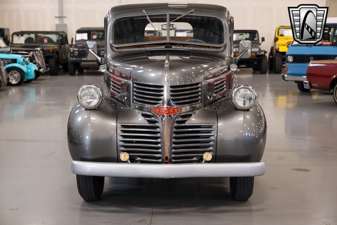 1946 Dodge T/V/W Series - Image 3 of 12