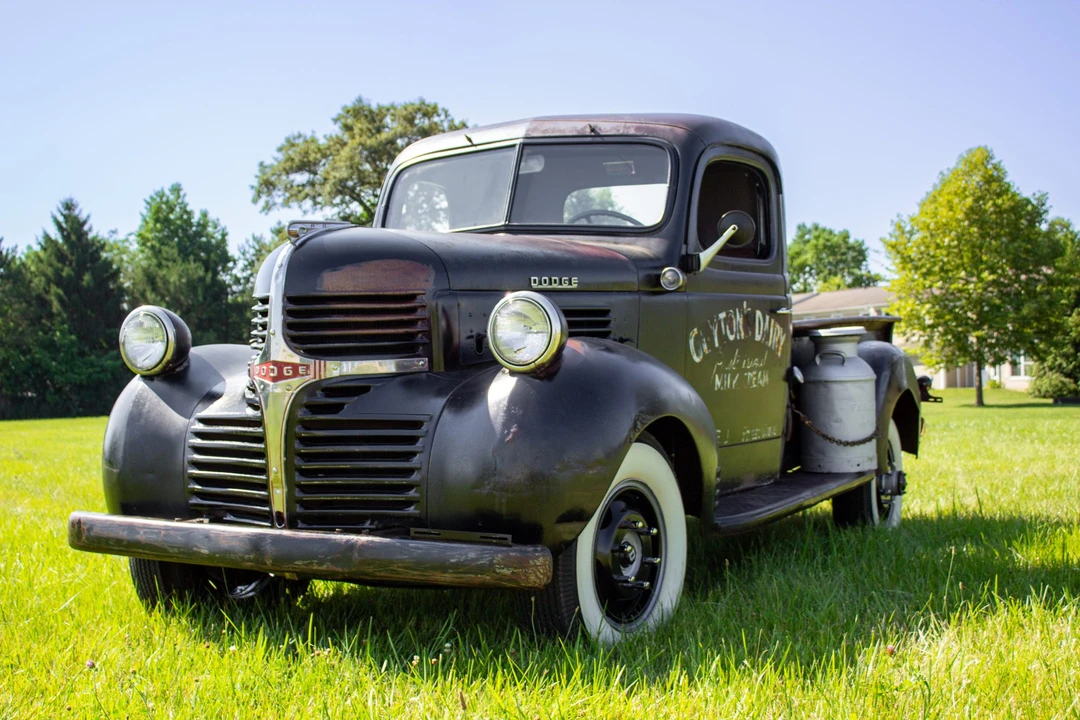 1946 Dodge T/V/W Series - Image 2 of 31