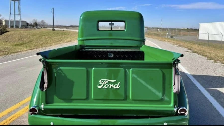 1946 Ford Pickup (1940-1947) - Image 4 of 18