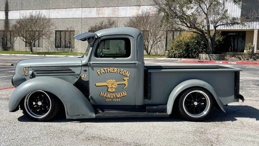 1946 Ford Pickup (1940-1947) - Image 2 of 12