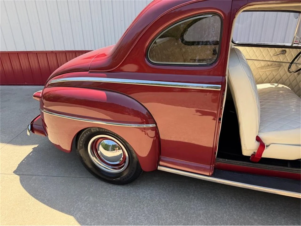 1946 Ford Standard & Deluxe & Super Deluxe - Image 29 of 31