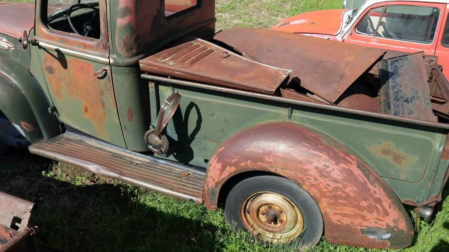 1946 Ford Pickup (1940-1947) - Image 2 of 9