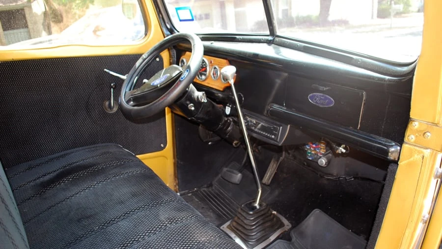 1946 Ford Pickup (1940-1947) - Image 4 of 10