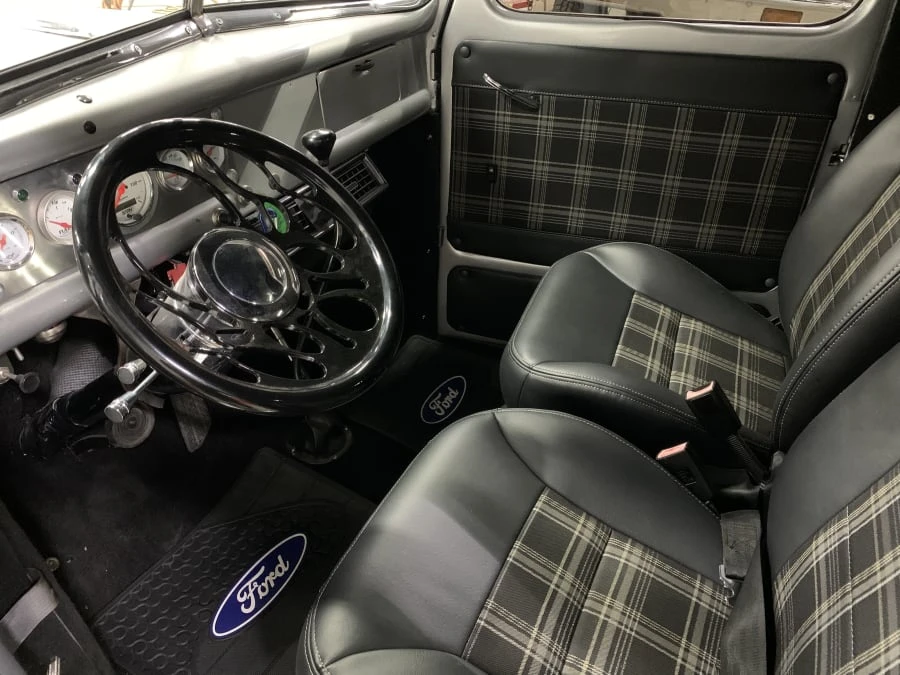 1946 Ford Pickup (1940-1947) - Image 9 of 12